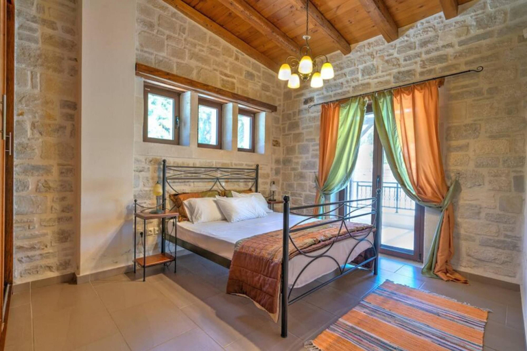 Room 2, Villa Helios in Foinikas, Crete