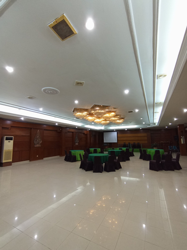 Business Facilities 23