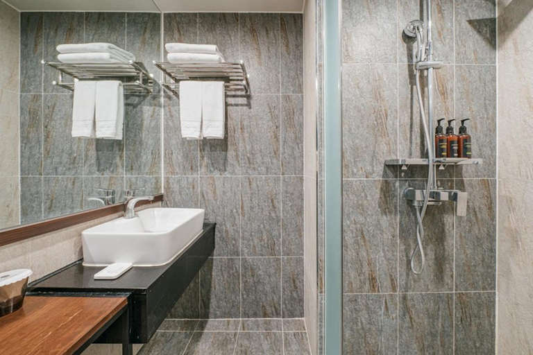 Bathroom 3, Hotel With City, Jeju