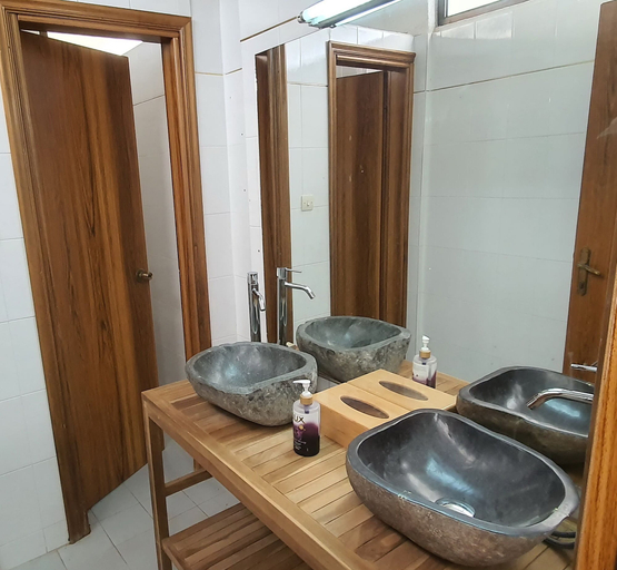Bathroom 4, Pashos Hotel, Central Macedonia