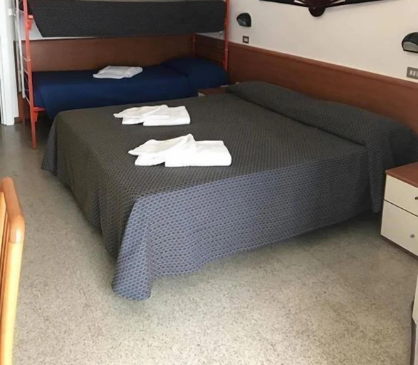 Bedroom 3, Hotel Marea, Rimini