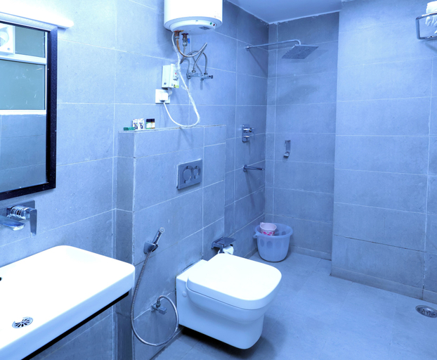 Bathroom 5, Nidra Hotel, Delhi
