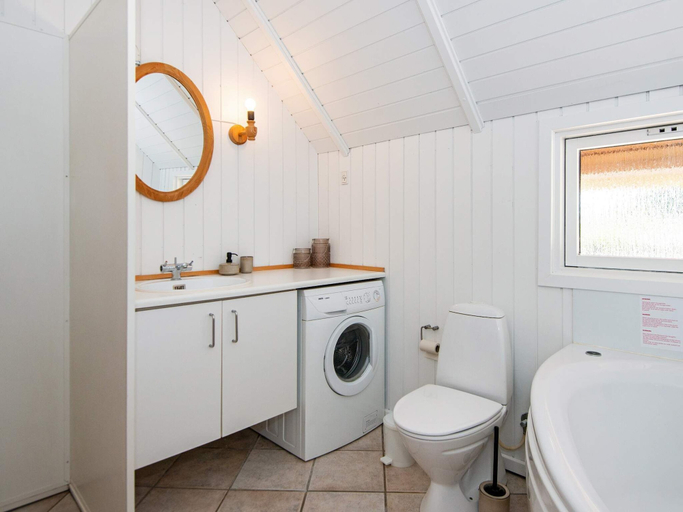 Bathroom 3, Urbane Holiday Home in Rømø With Sauna, Tønder