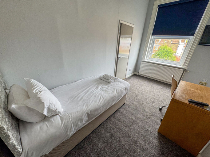 Bedroom 2, The New England Hotel, Lincolnshire