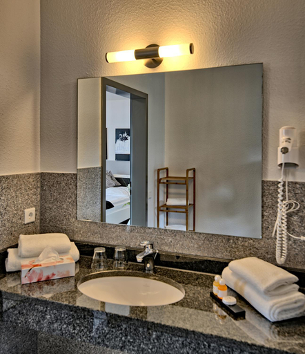 Bathroom 5, Hotel Restaurant Tonino, Grafschaft Bentheim