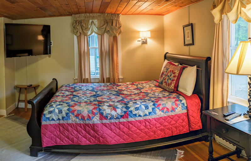 Bedroom 13
