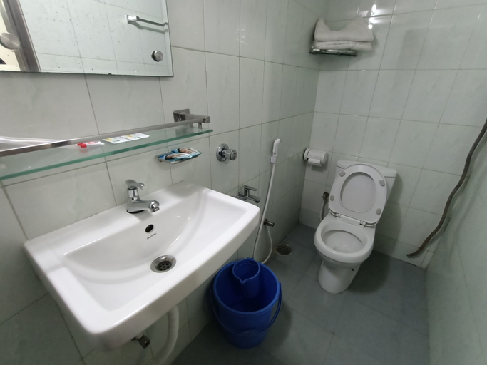 Bathroom 4, Hotel Shahin Residential, Dhaka