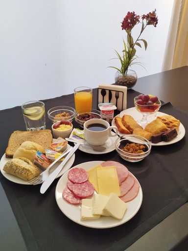 Food & Drinks
