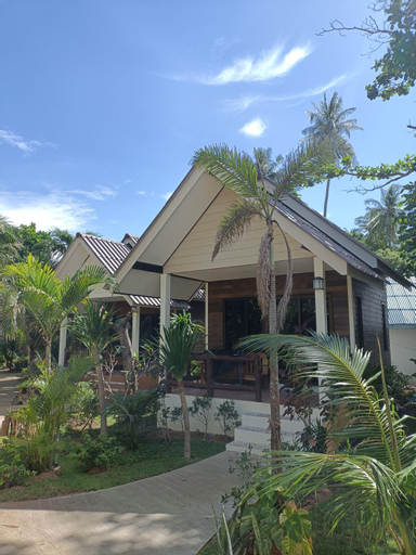 Exterior 5