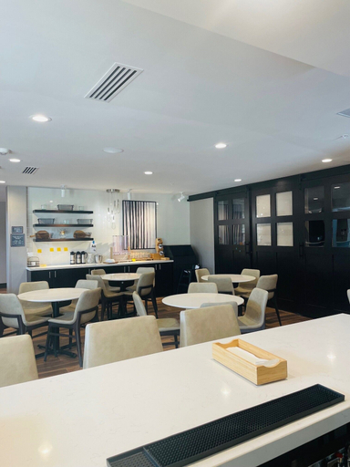 Food & Drinks 5, Residence Inn By Marriott Oklahoma City Norman, Cleveland