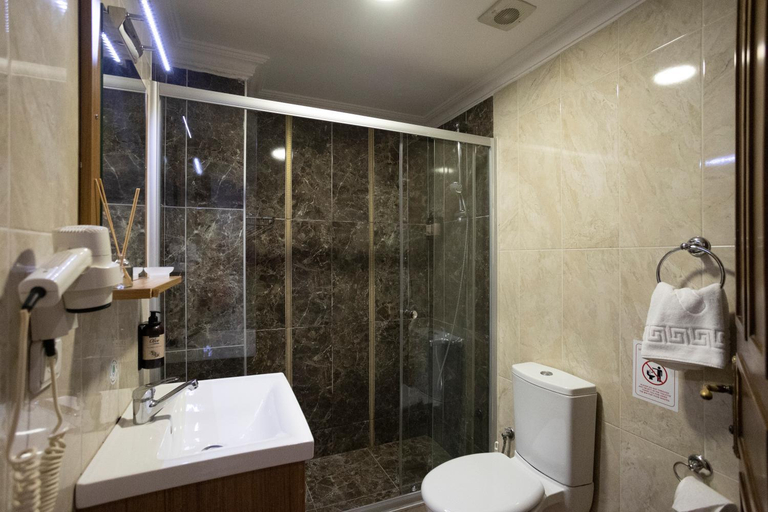 Bathroom 3, Tashkonak Studio Suites, Fatih
