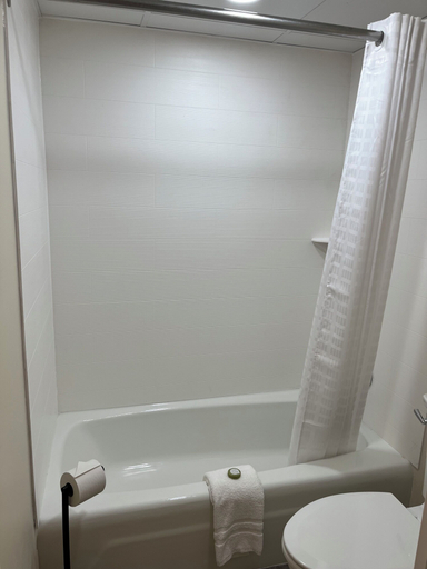 Bathroom 4, The Hudson Inn, Stevens