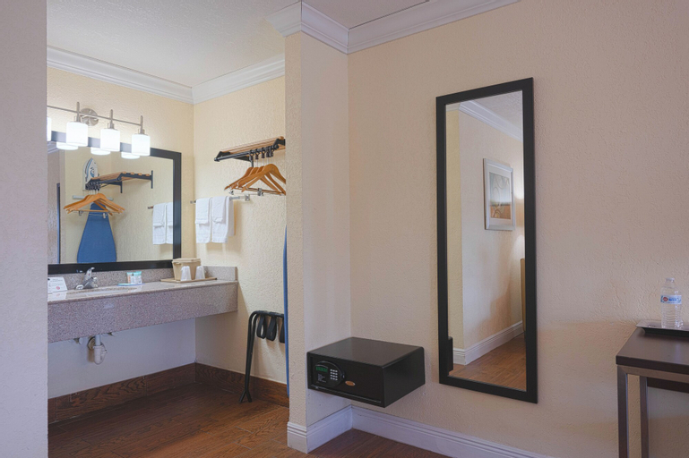 Bathroom 17