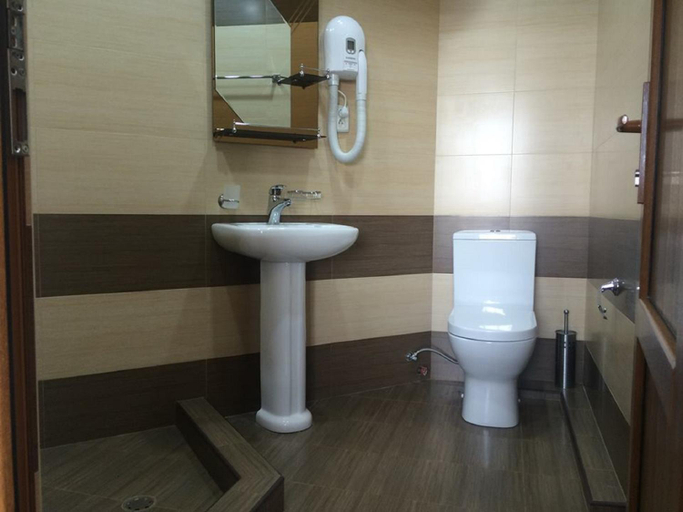 Bathroom 5, Capital Hotel, Yerevan