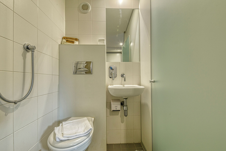 Bathroom 5, UNISOTEL Le Havre, Seine-Maritime