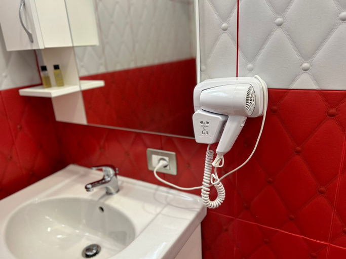 Bathroom 5, Tirana Square Hotel, Tirana