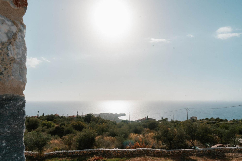 Others 2, Villa Dioni Tria in Ditiki Mani, Peloponnese