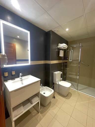 Bathroom 5, Hotel San Fermín Pamplona, Navarra