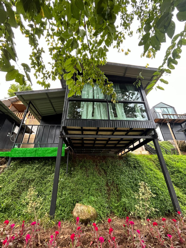 Exterior 5