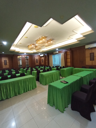 Business Facilities 22