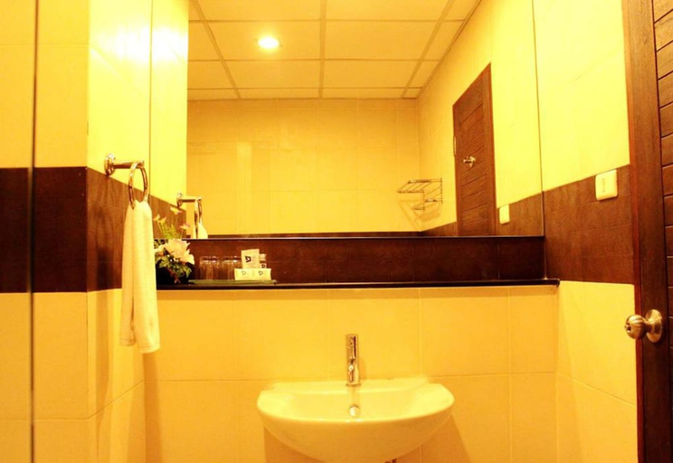 Bathroom 3, 14Resort, Phasi Charoen