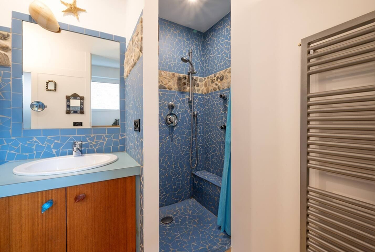 Bathroom 4, Stunning Architect House with courtyard, Paris