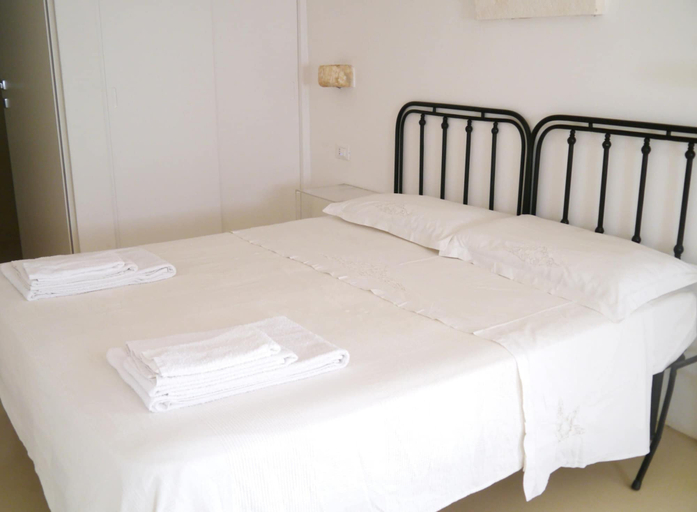 Room 4, Charme Ostunese con Piscina by Wonderful Italy, Brindisi