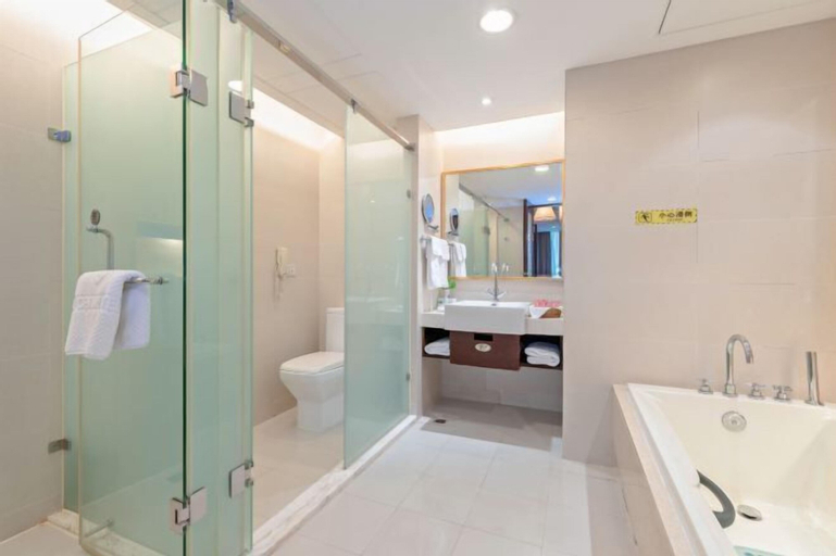 Bathroom 13