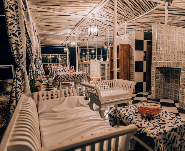 Food & Drinks 5, Orient Beach Hotel, Kusini