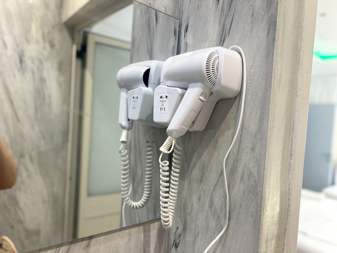 Bathroom 5, Tirana Square Hotel, Tiranës