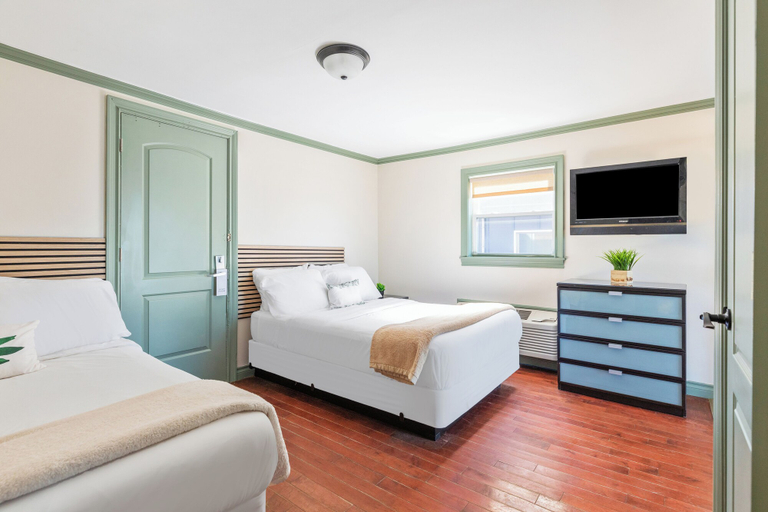 Bedroom 3, The Palms Hotel Fire Island, Suffolk