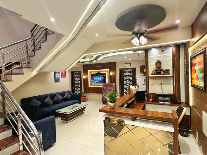 Public Area 3, Hotel Gurukripa Inn, East Nimar