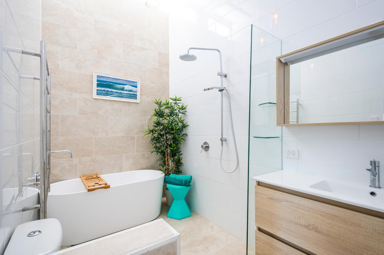 Bathroom 12