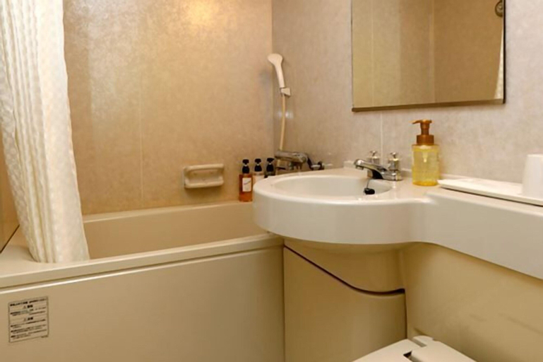 Bathroom 9