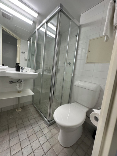 Bathroom 3, Comfort Inn Darwin, Darwin