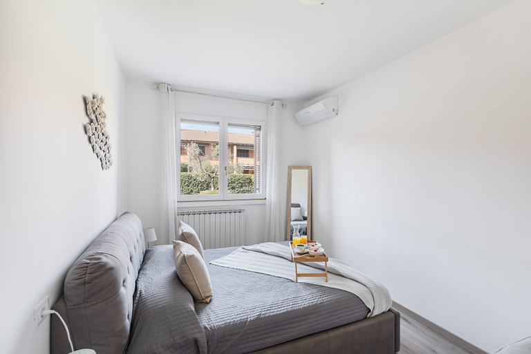 Bedroom 2, Artemisia 10 Apartment by Wonderful Italy, Brescia