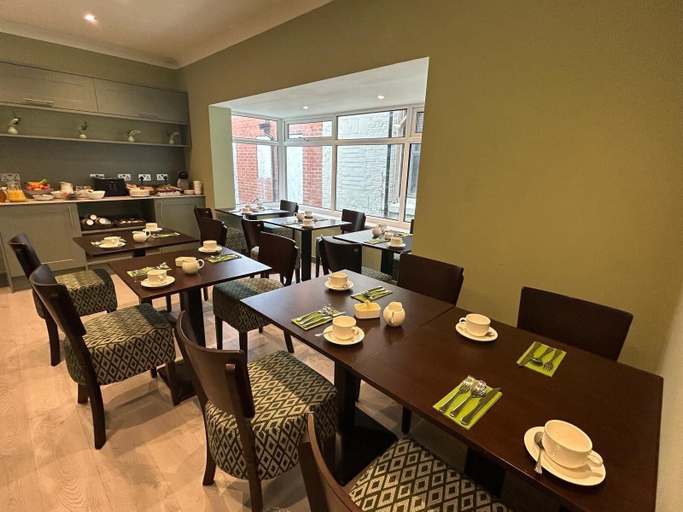 Food & Drinks 4, Hamilton Court, Cheshire West and Chester