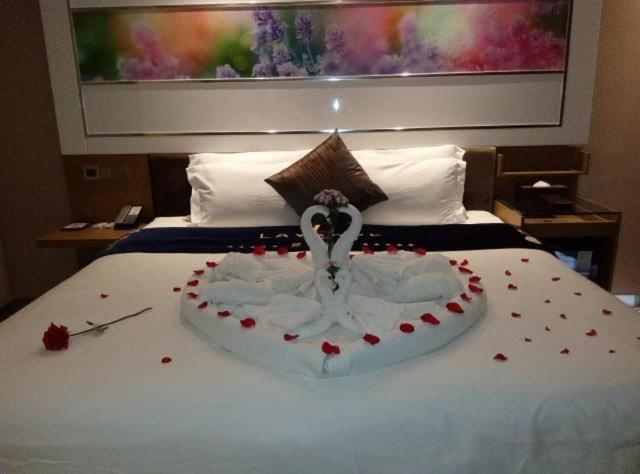 Bedroom 25