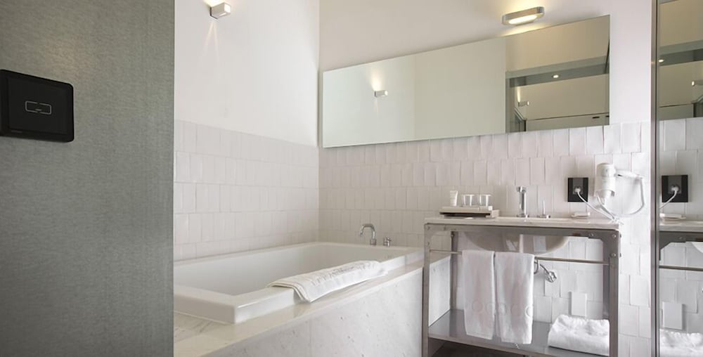 Bathroom 4, Hotel Everrich, Ganghwa
