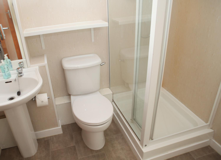 Bathroom, Castleyards Apartment 2, Orkney Islands