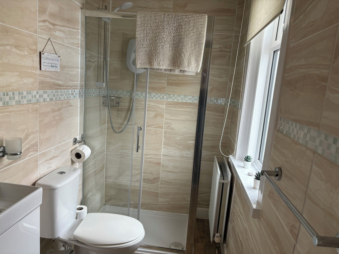 Bathroom 3, Calm Sea Guesthouse, Dorset