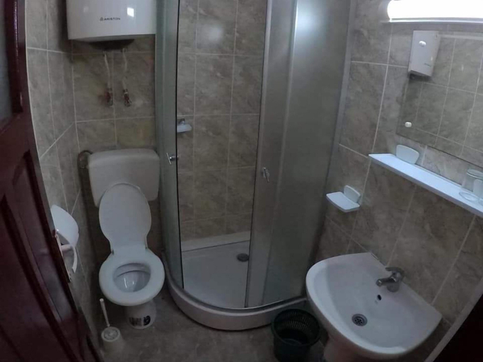 Bathroom 3, Delta crisan flamingo, Crisan