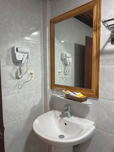 Bathroom 4, Villa Oudomlith, Luang Prabang