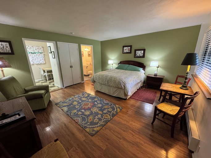 Bedroom 2, Trinidad Inn, Humboldt