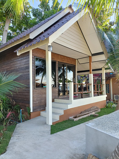 Exterior 2