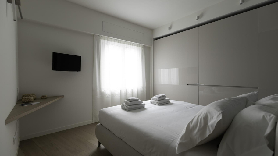 Bedroom 2, Transiti 20 in Milan, Milano