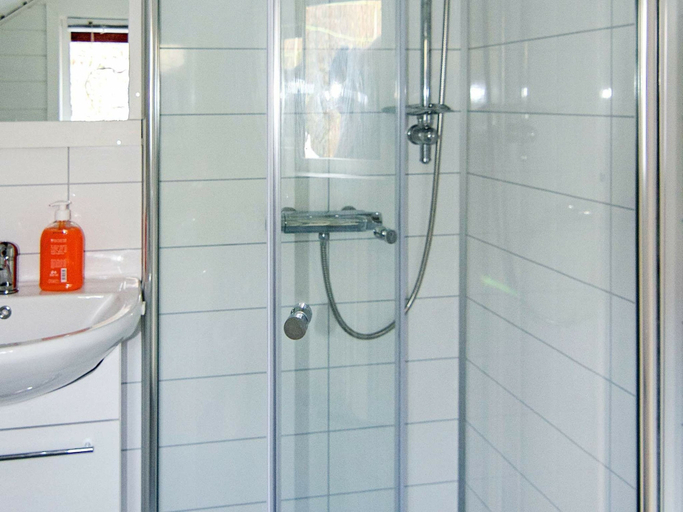 Bathroom 2, Holiday Home in Urangsvåg, Bømlo