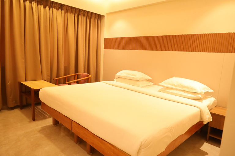 Bedroom 3, Hotel Surguru, Viluppuram