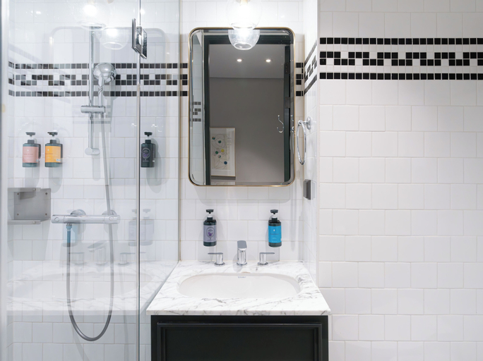 Bathroom 27