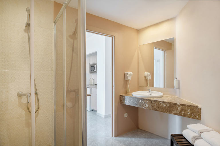 Bathroom 5, Sol Lunamar Palmanova Apartamentos – Adults Only, Baleares